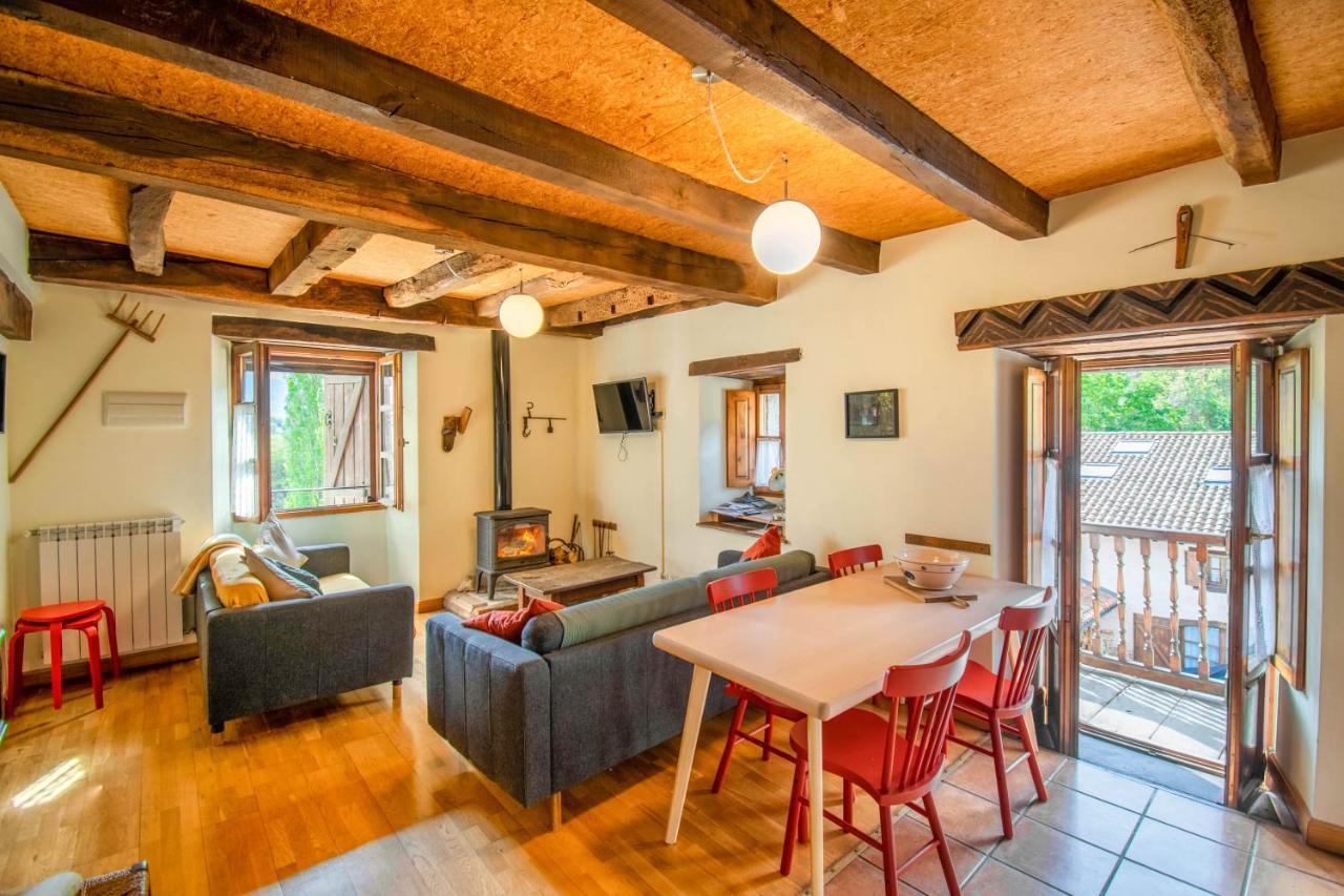 Casa Monaut, Acogedores Apartamentos A Los Pies De La Selva De Irati Saragueta Ngoại thất bức ảnh